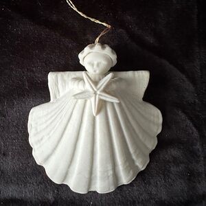 Vintage 1982 porcelain bisque Shell Angel ornament